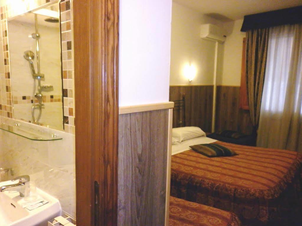 Hotel Guelfa Florenz